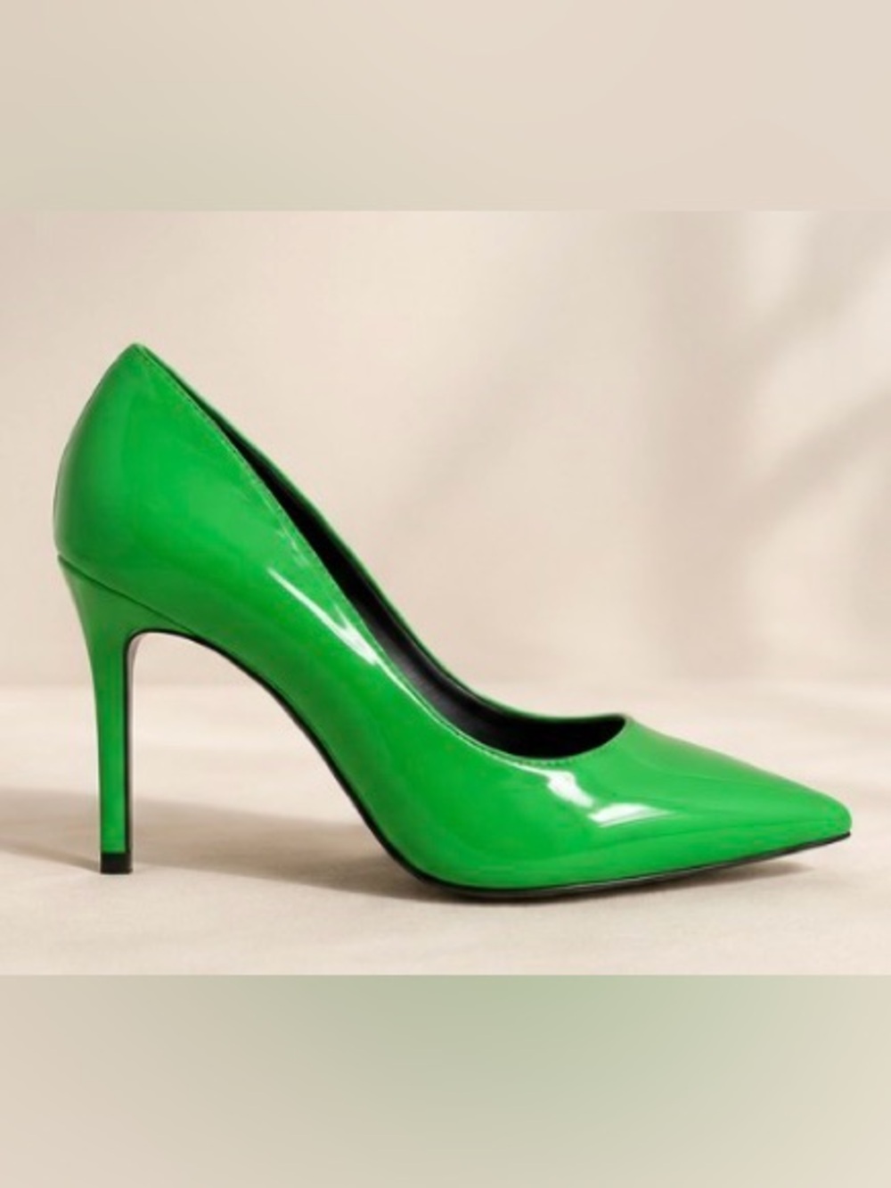 Cape Robbin Bright Green Patent Pointed Toe Pumps - Picture 2 of 5